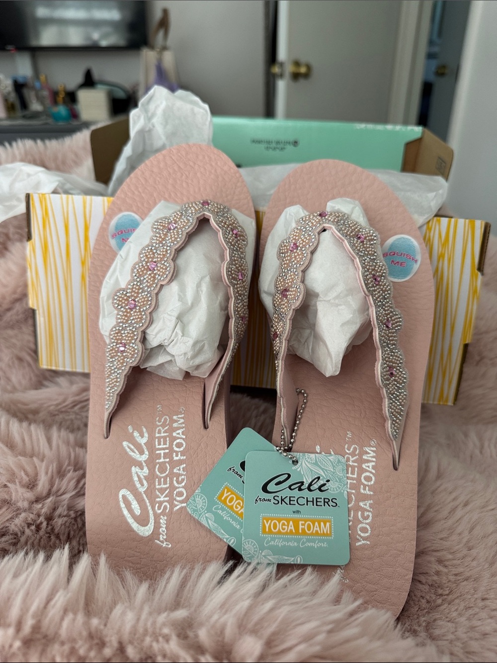 Skechers Cali Pink Beaded Yoga Foam Flip Flops I
Possible to find!!!